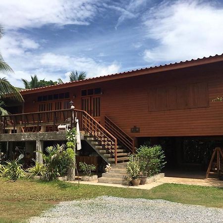 Saduemuenghomestay Phrae Esterno foto