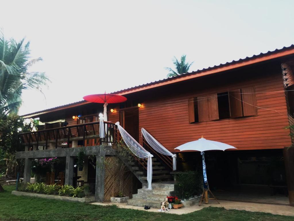 Saduemuenghomestay Phrae Esterno foto
