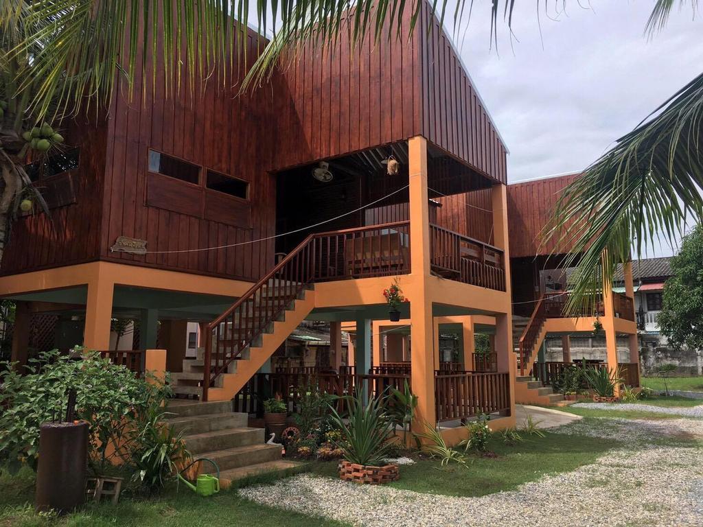 Saduemuenghomestay Phrae Esterno foto