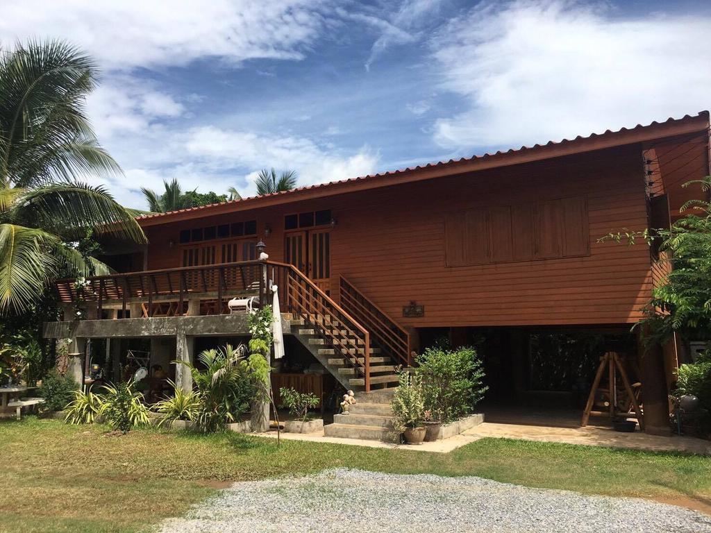 Saduemuenghomestay Phrae Esterno foto